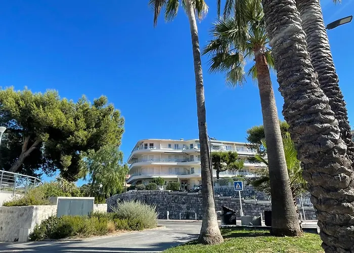 Luxury With Amazing Sea View At Cap D'antibes Antibes